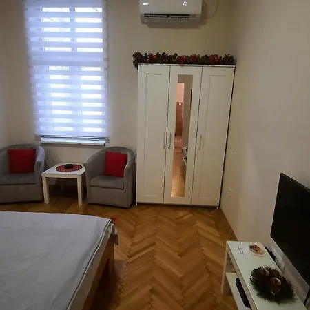 Apartment 1911 *